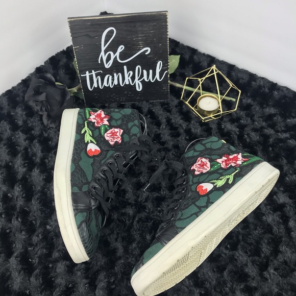 Steve Madden Embroidered Sneakers - Picture 4 of 15